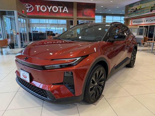 Tandoori w/Midnight Black Metallic Roof 2026 Toyota C-HR XSE