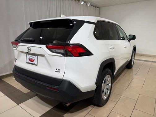 Ice Cap 2025 Toyota RAV4 LE
