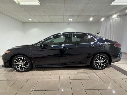 Midnight Black Metallic 2024 Toyota Camry XLE