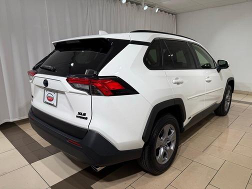 2023 Toyota RAV4 Hybrid XLE
