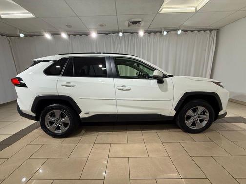 2023 Toyota RAV4 Hybrid XLE