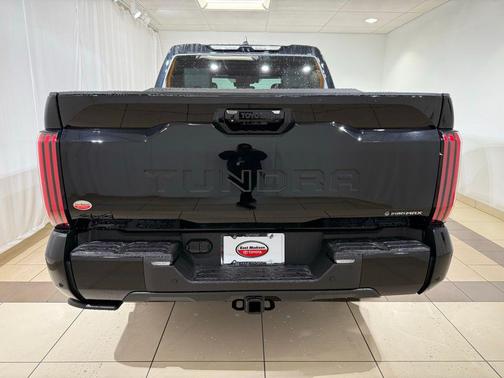 2026 Toyota Tundra Hybrid Platinum