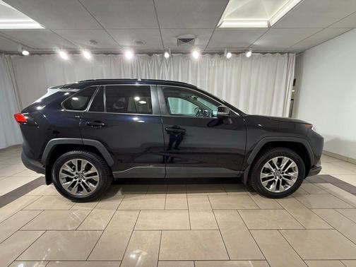 Midnight Black Metallic 2019 Toyota RAV4 XLE Premium