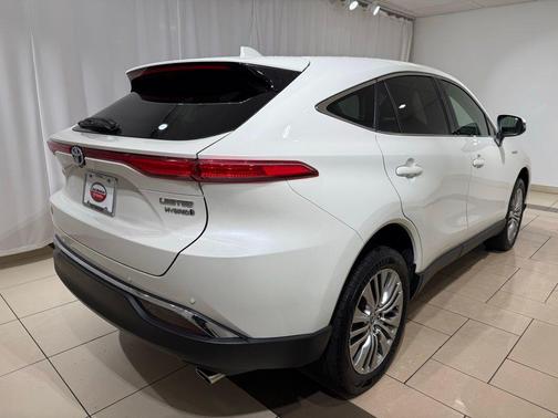 Blizzard Pearl 2021 Toyota Venza Limited