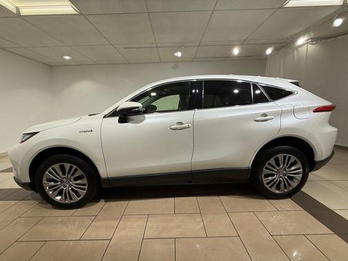 Blizzard Pearl 2021 Toyota Venza Limited
