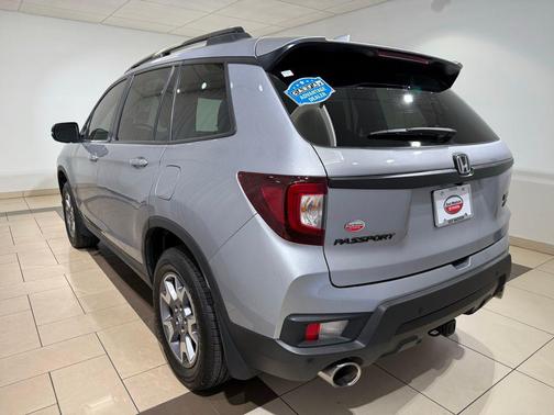 Silver Metallic 2022 Honda Passport AWD TrailSport