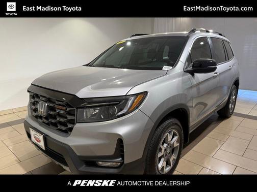 Silver Metallic 2022 Honda Passport AWD TrailSport