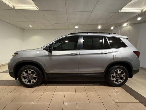 Silver Metallic 2022 Honda Passport AWD TrailSport