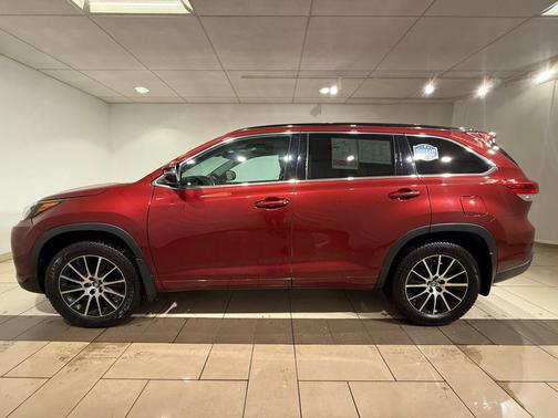 2017 Toyota Highlander SE