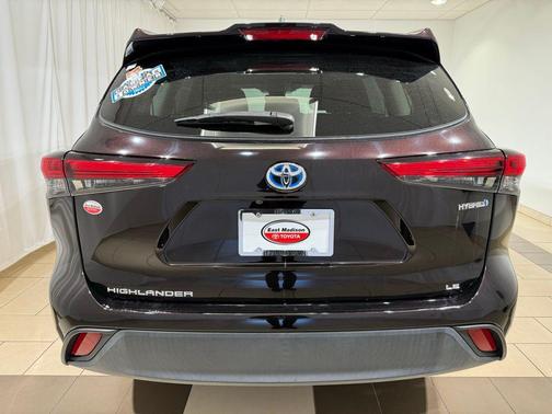 2022 Toyota Highlander Hybrid LE