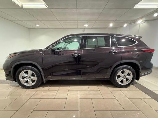 2022 Toyota Highlander Hybrid LE