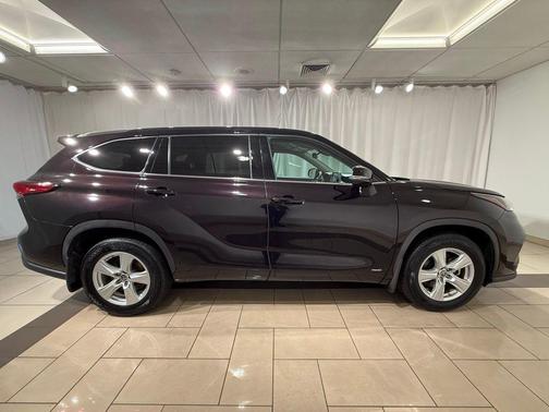 2022 Toyota Highlander Hybrid LE