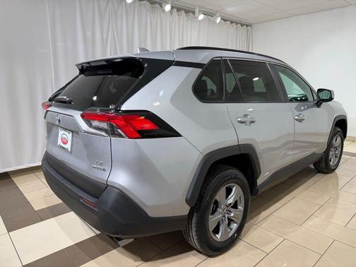 2022 Toyota RAV4 Hybrid LE