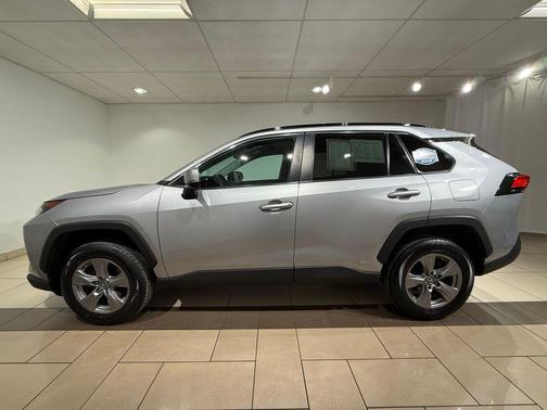 2022 Toyota RAV4 Hybrid LE