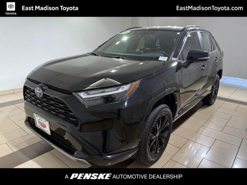 2022 Toyota RAV4 Hybrid SE