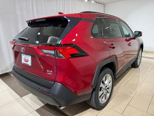 2025 Toyota RAV4 XLE Premium