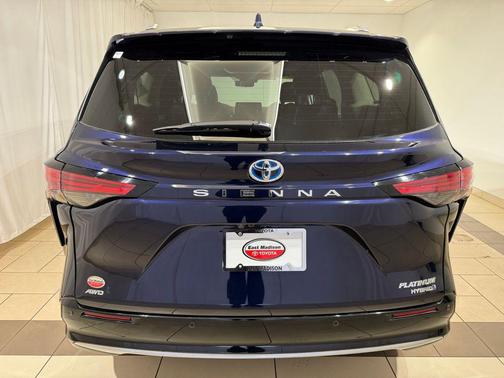 2023 Toyota Sienna Platinum 7 Passenger