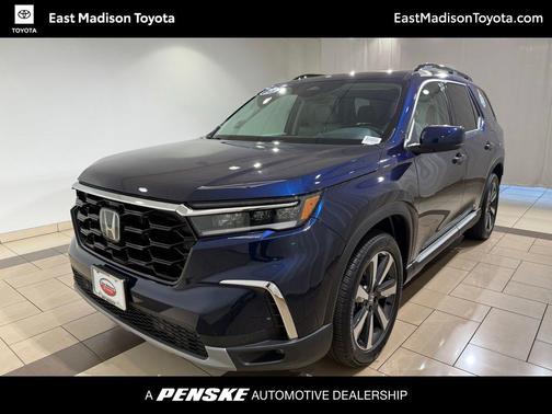 2023 Honda Pilot Touring 8-Passenger
