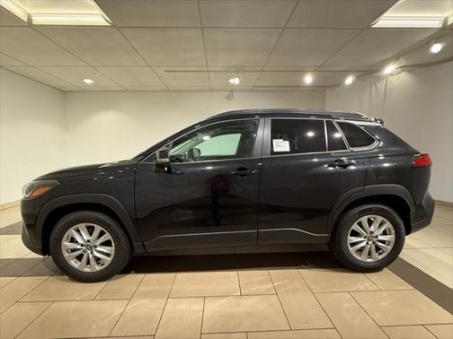 2025 Toyota Corolla Cross LE