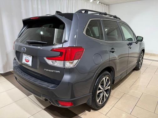 Magnetite Gray Metallic 2024 Subaru Forester Limited