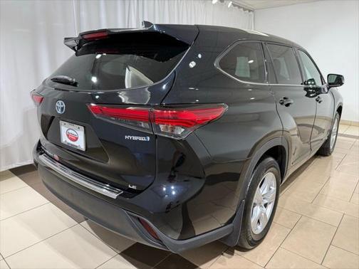2022 Toyota Highlander Hybrid LE