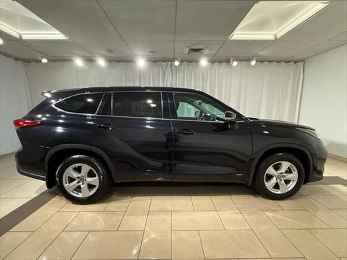 2022 Toyota Highlander Hybrid LE