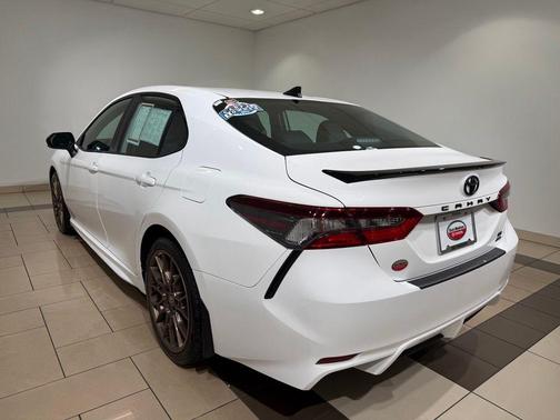 Ice Cap 2024 Toyota Camry SE