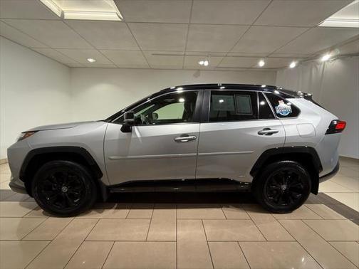 2022 Toyota RAV4 Hybrid SE