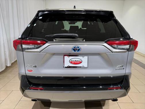 2022 Toyota RAV4 Hybrid SE