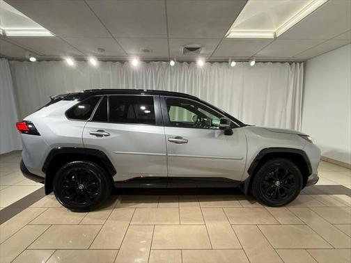 2022 Toyota RAV4 Hybrid SE