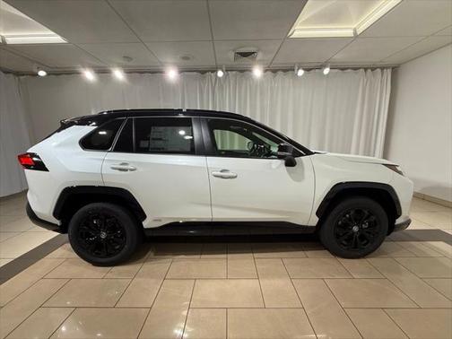 2025 Toyota RAV4 Hybrid SE