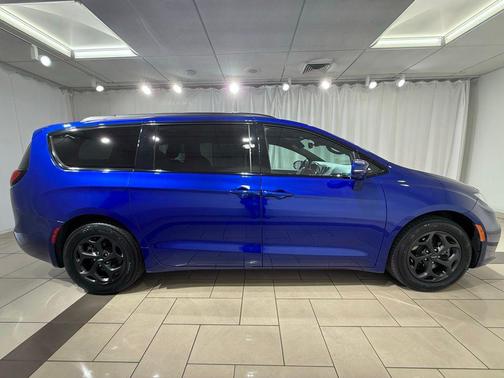 2021 Chrysler Pacifica Hybrid Touring L