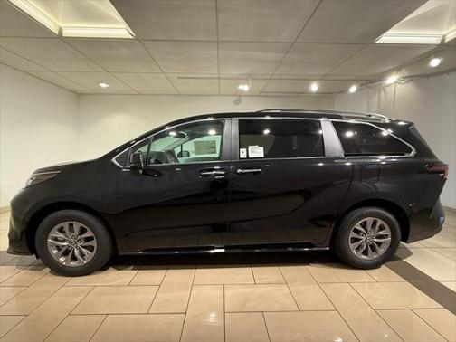 2025 Toyota Sienna XLE 7 Passenger