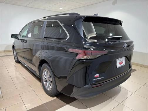 2025 Toyota Sienna XLE 7 Passenger