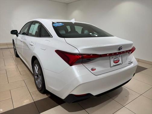 2019 Toyota Avalon Hybrid XLE Plus