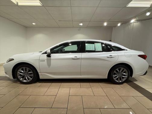 2019 Toyota Avalon Hybrid XLE Plus