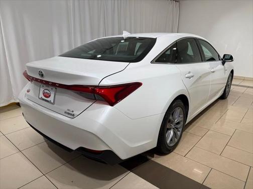 2019 Toyota Avalon Hybrid XLE Plus