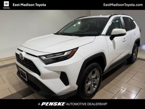 Ice Cap 2025 Toyota RAV4 XLE