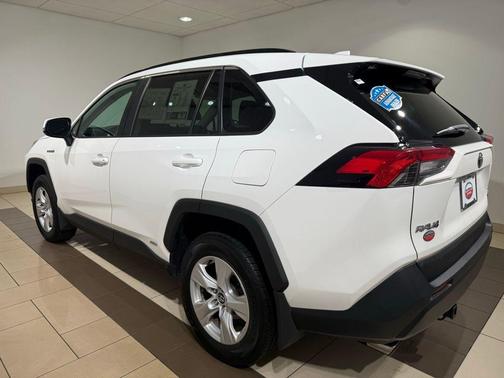 2020 Toyota RAV4 Hybrid XLE