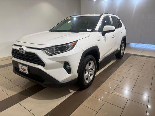 2020 Toyota RAV4 Hybrid XLE