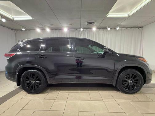 Midnight Black Metallic 2016 Toyota Highlander Limited Platinum