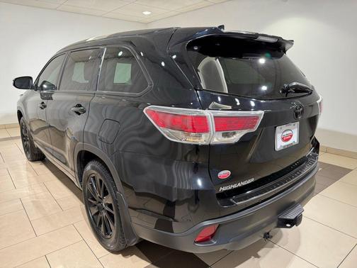 Midnight Black Metallic 2016 Toyota Highlander Limited Platinum