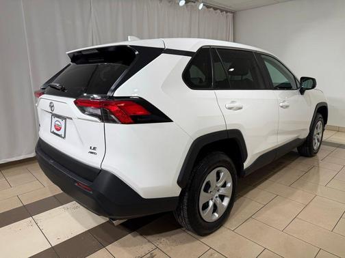 2023 Toyota RAV4 LE