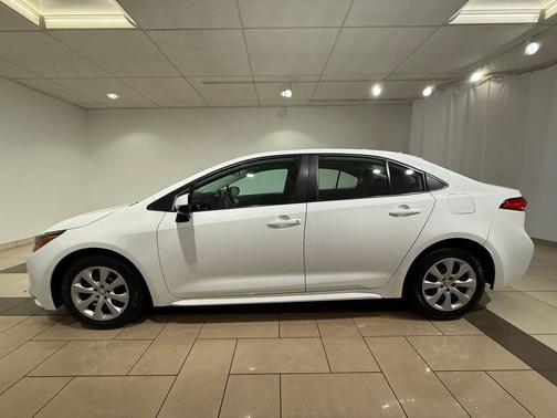 Ice Cap 2024 Toyota Corolla LE