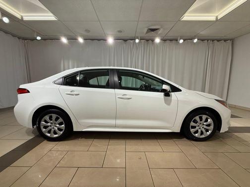 Ice Cap 2024 Toyota Corolla LE