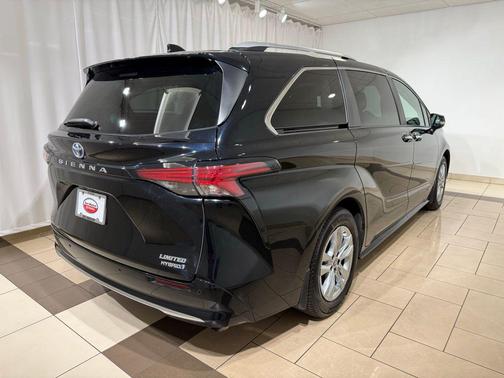 2021 Toyota Sienna Limited 7-Passenger