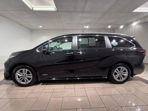2021 Toyota Sienna Limited 7-Passenger