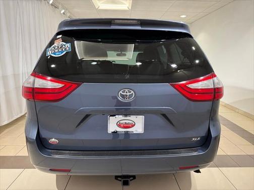 2016 Toyota Sienna XLE