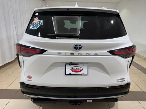 2023 Toyota Sienna Limited 7-Passenger