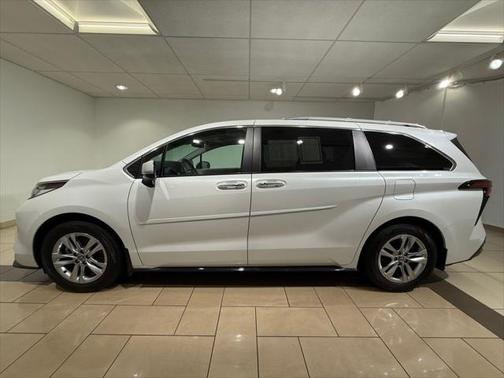 2023 Toyota Sienna Limited 7-Passenger